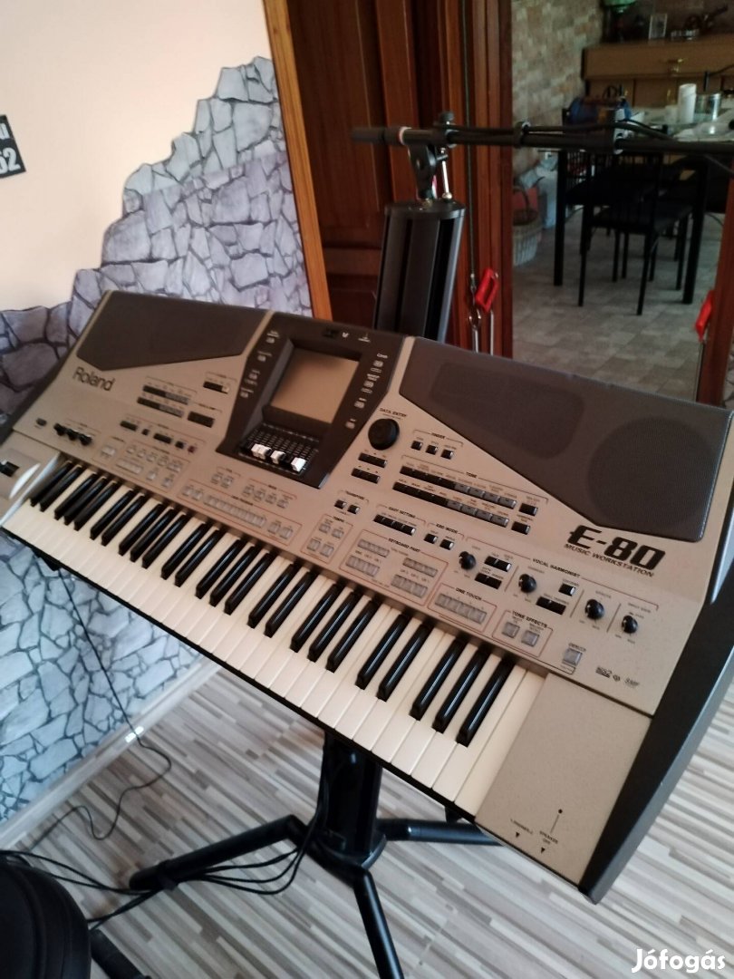 Roland E 80 újszerű hibátlan  