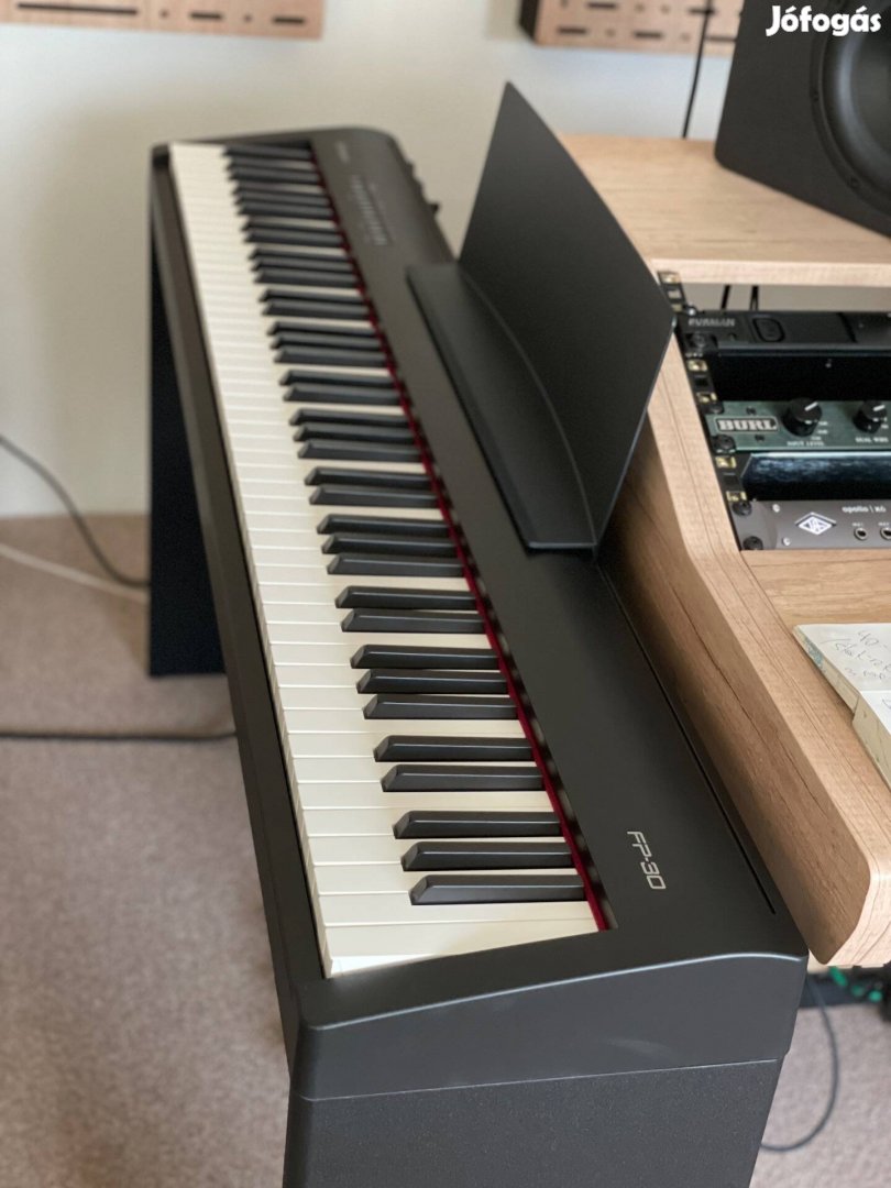 Roland FP30 digitális zongora