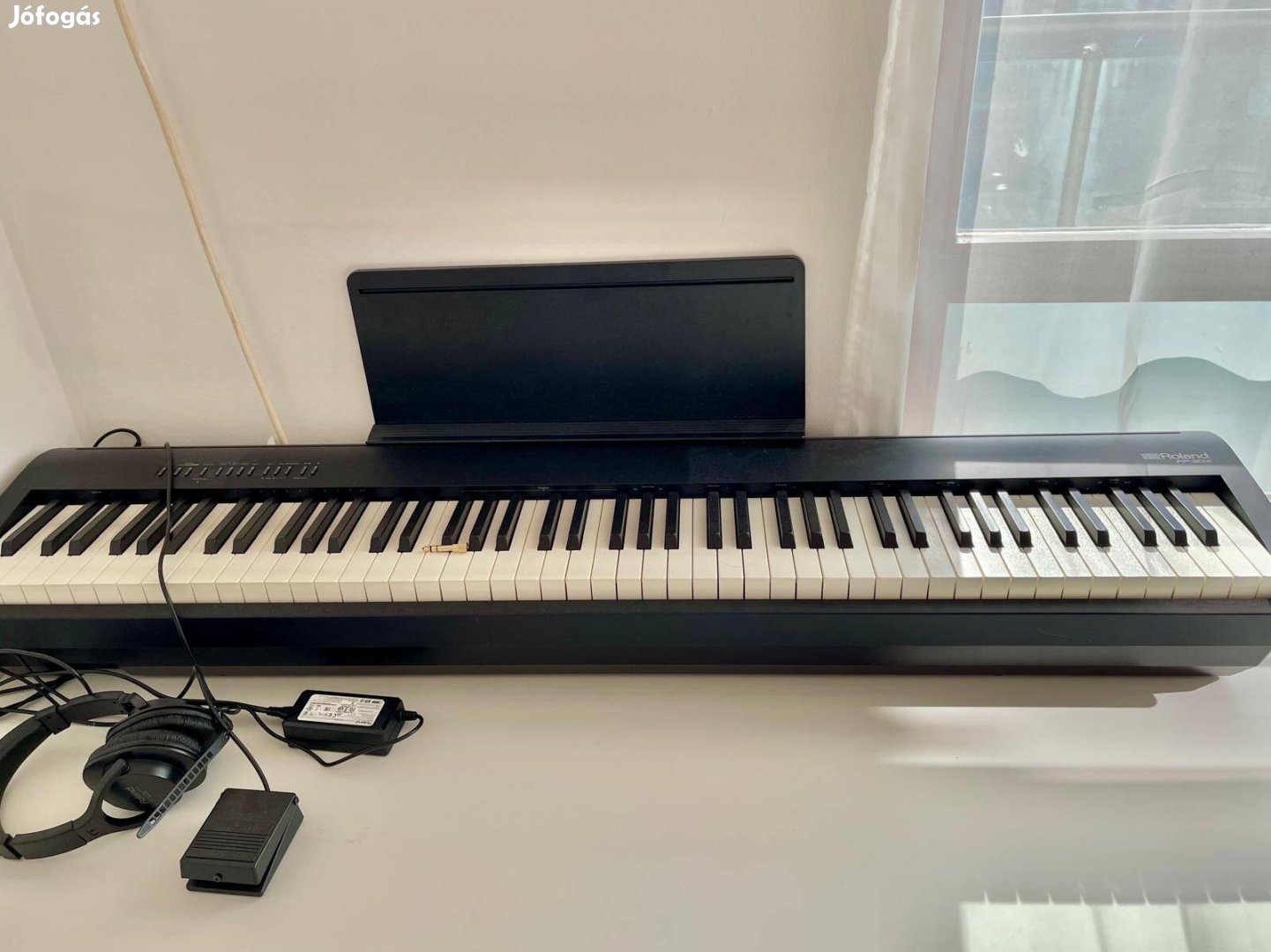 Roland FP-30X-BK digitális zongora 2 hangszórós PHA-4 billentyűzet