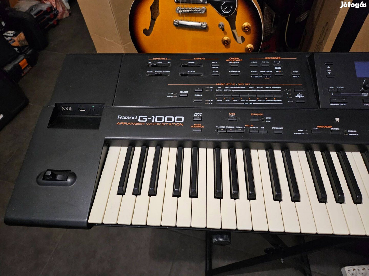 Roland G1000 szintetizátor