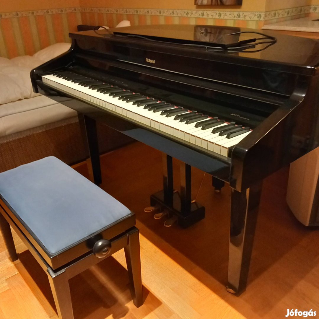 Roland HP737 Digitális zongora (baby grand piano) székkel