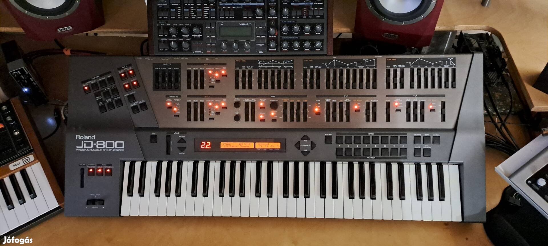 Roland JD-800 programozható szintetizátor