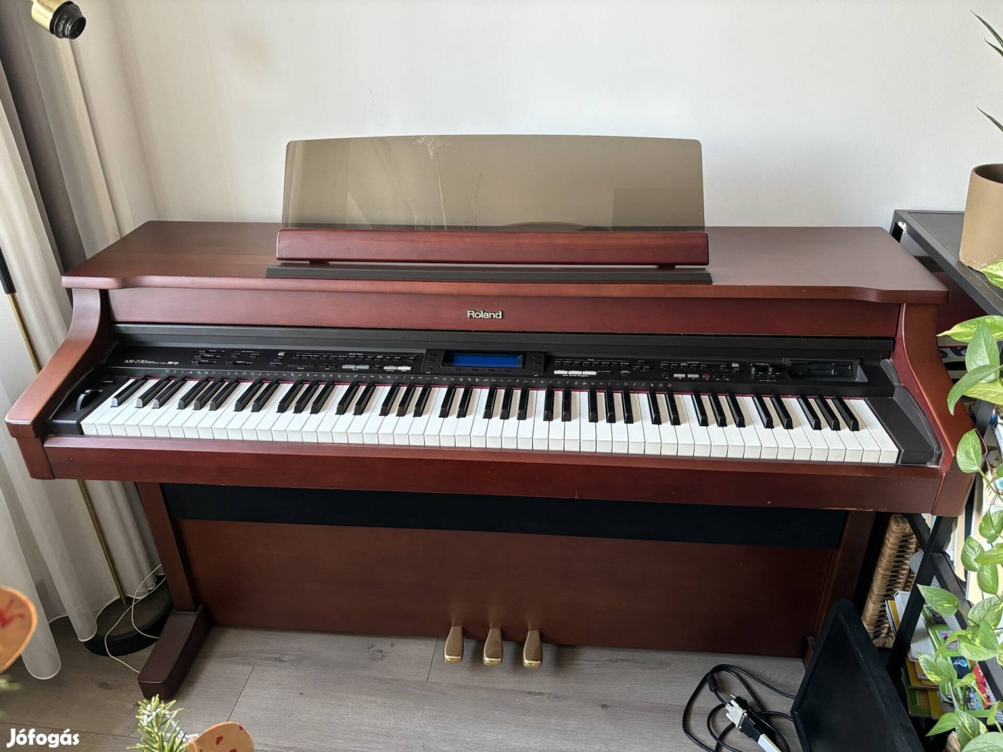 Roland KR-770 digitális zongora