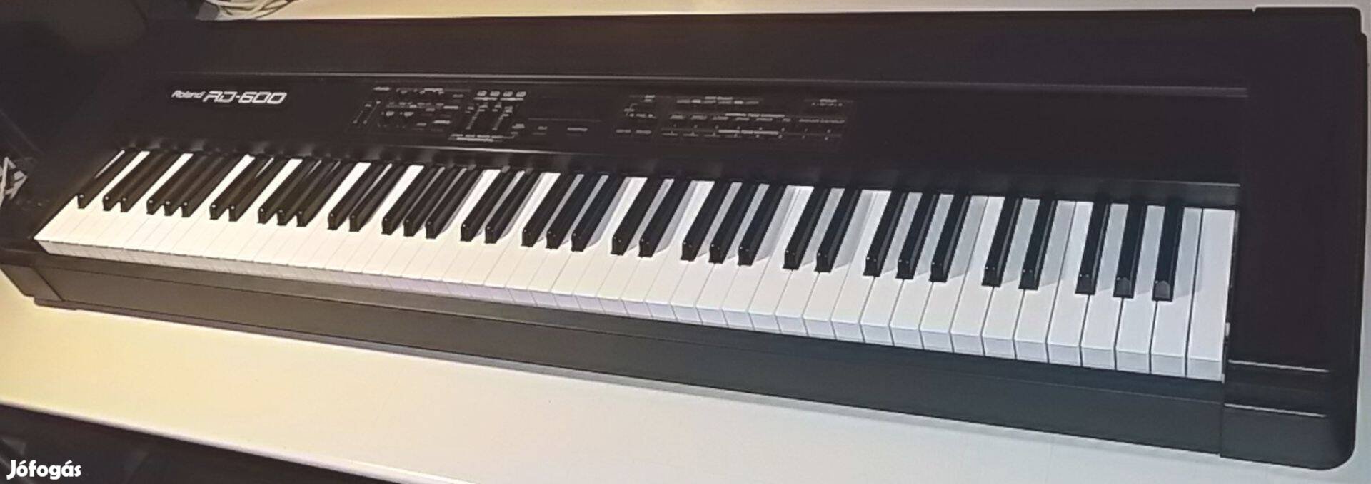 Roland RD-600 digitális zongora
