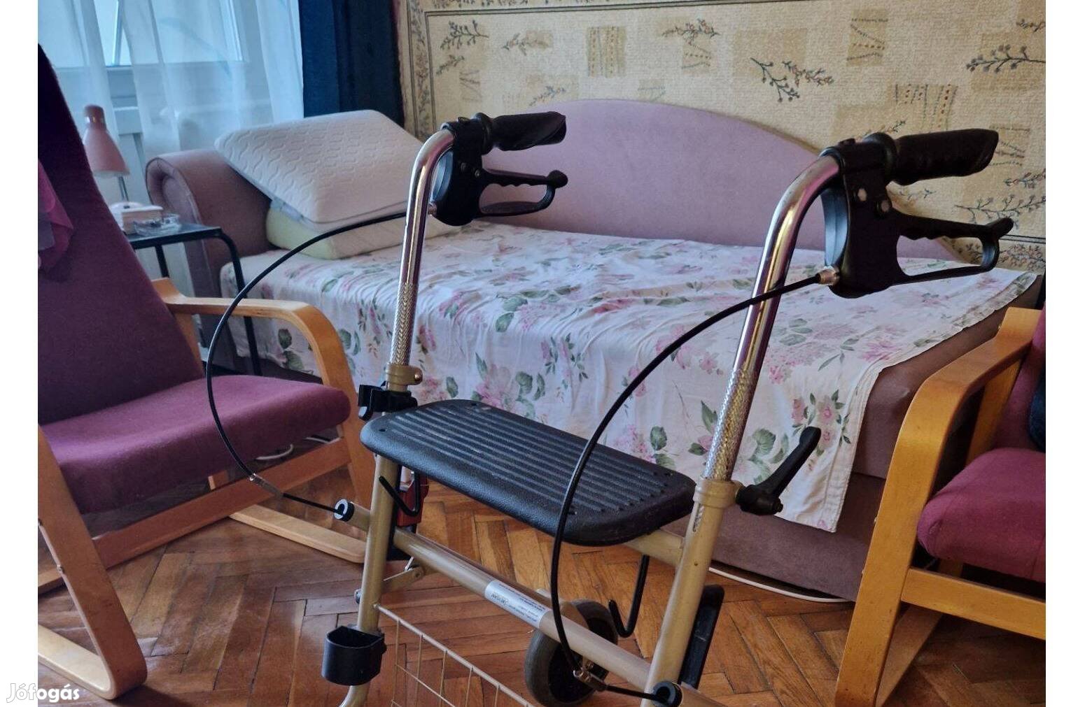 Rolátor megkímélt, lakásban használt