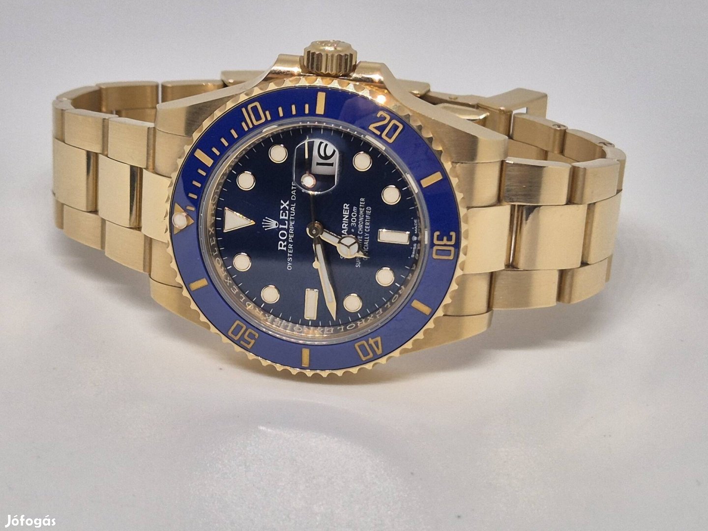 Rolex Submariner gold.