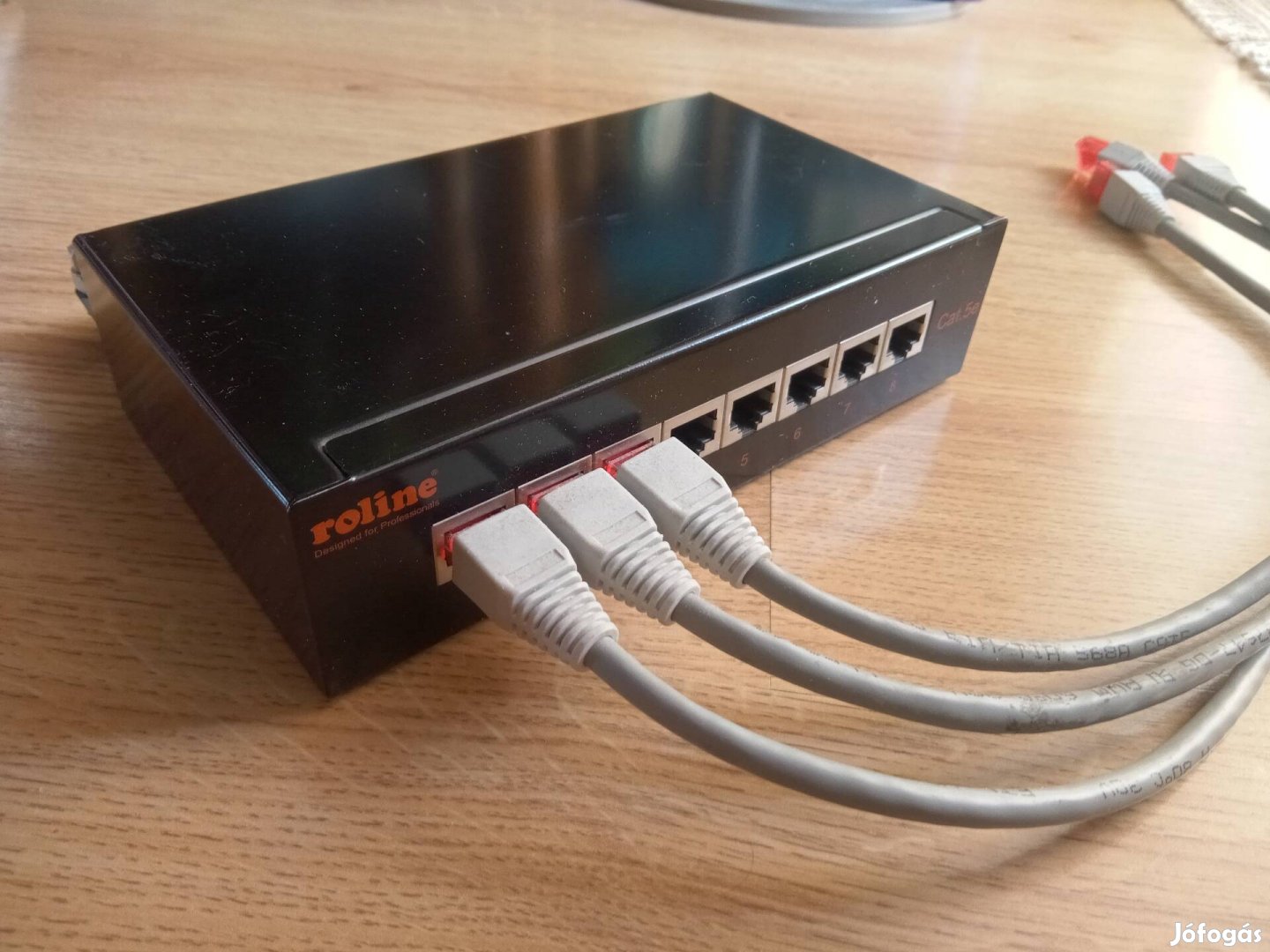 Roline 8Portos elosztó telefon vagy internet