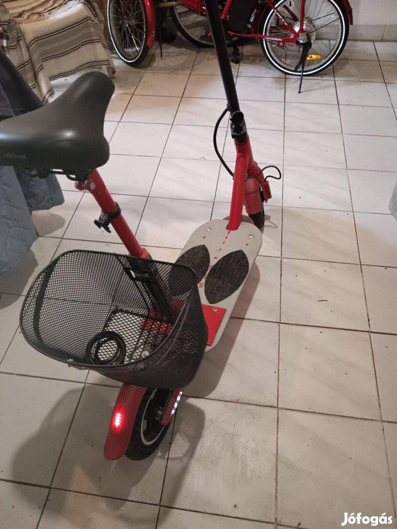 Roller eladó