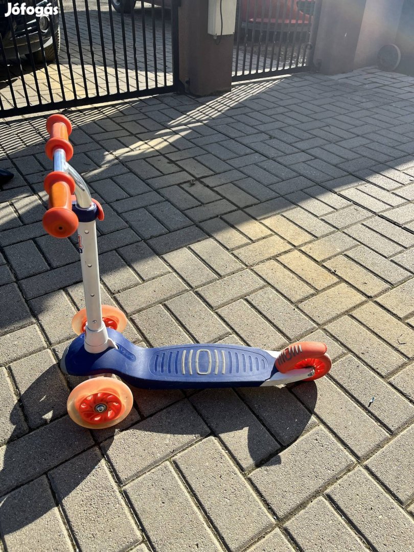 Roller világító kerekekkel!