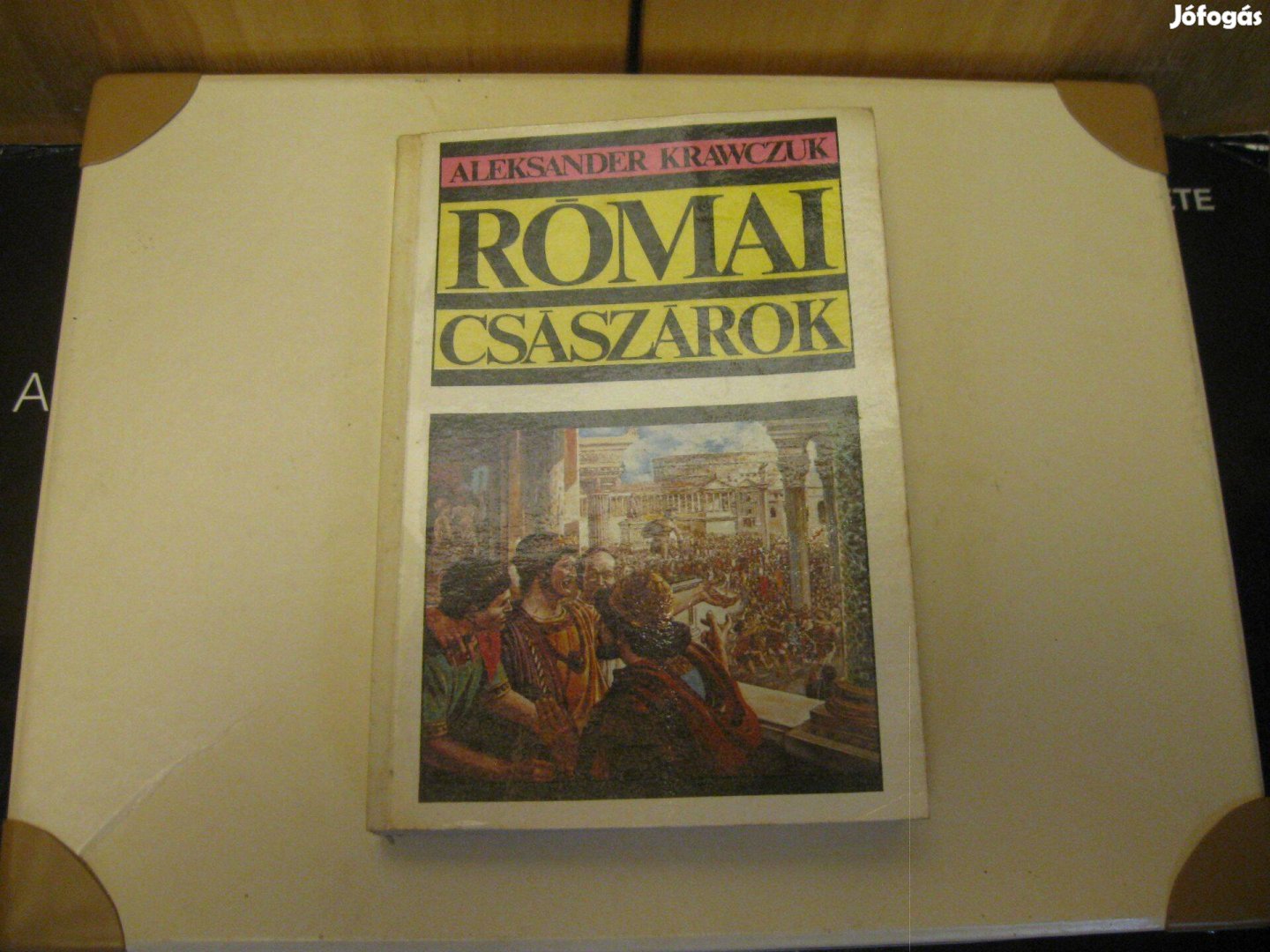 Róma Császárjai című könyv eladó !