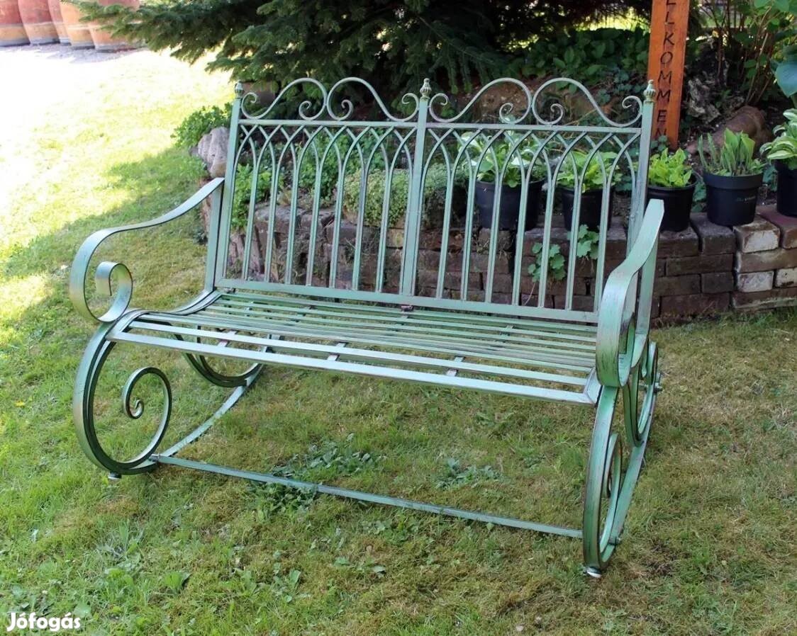 Romantikus Kovácsoltvas Hintapad - A nyugalom szigete a