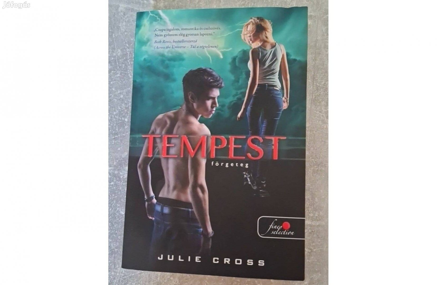 Romantikus thriller,kétszer olvasott