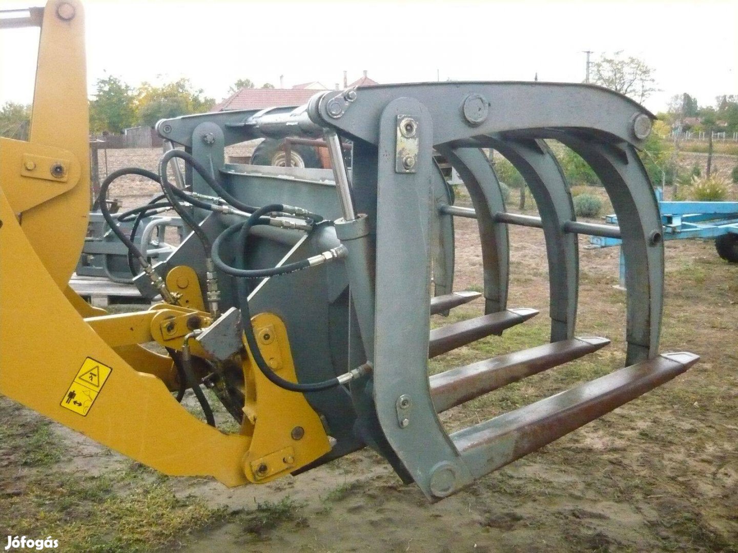 Rönkfogó kanál homlokrakodóhoz