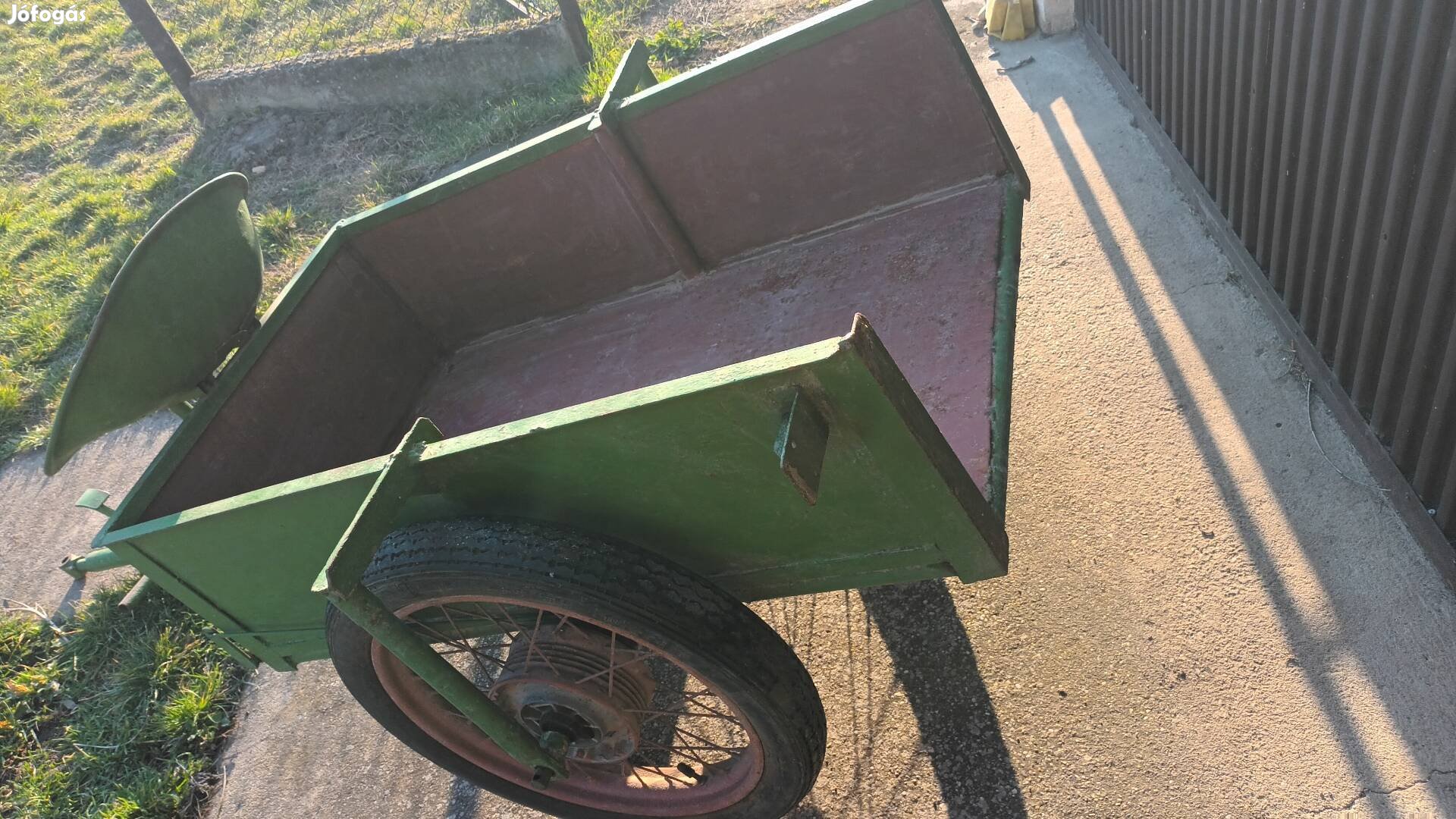 Rotációs kapa utánfutó