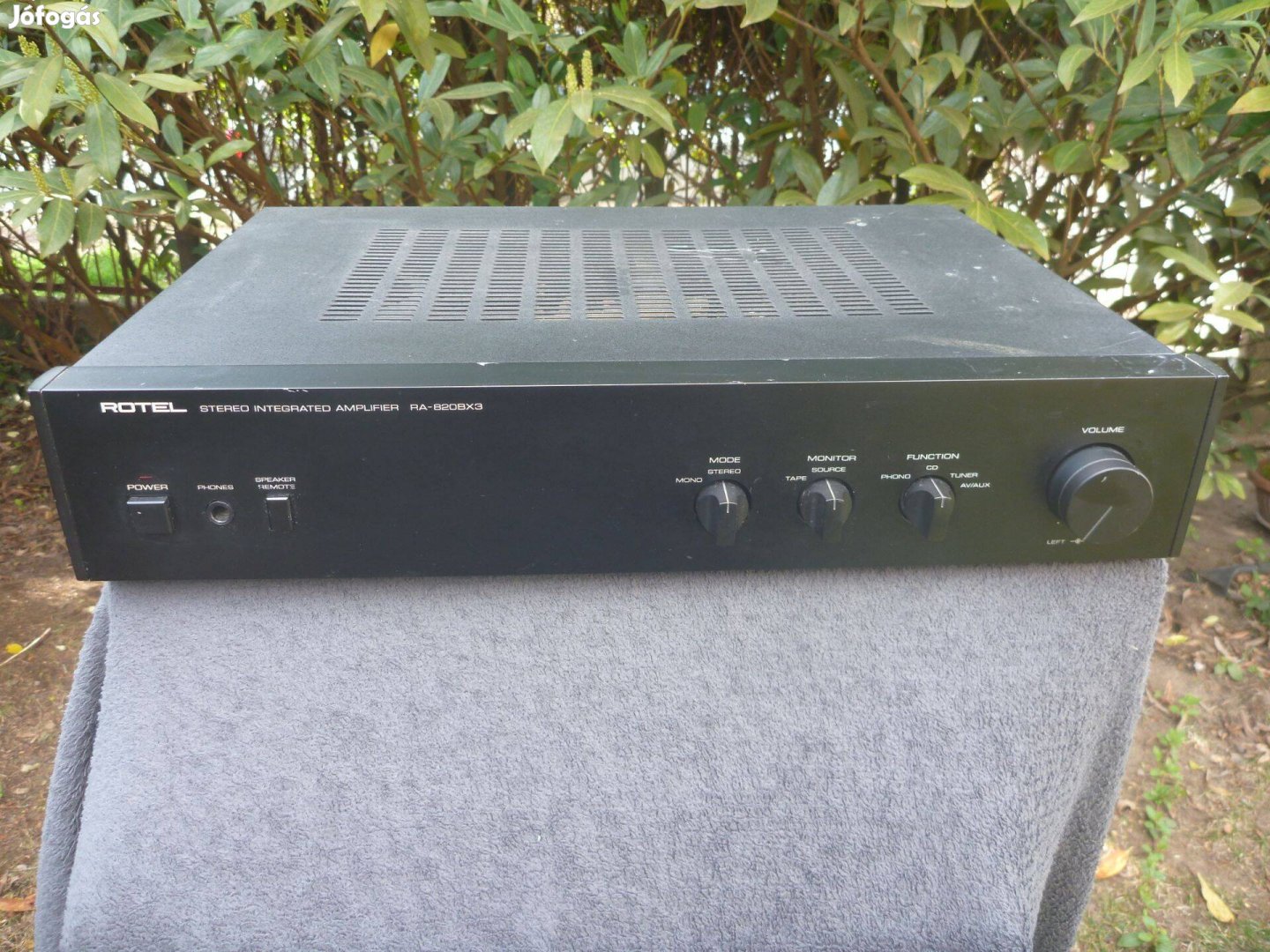 Rotel RA-820BX3 torroidos erősítő