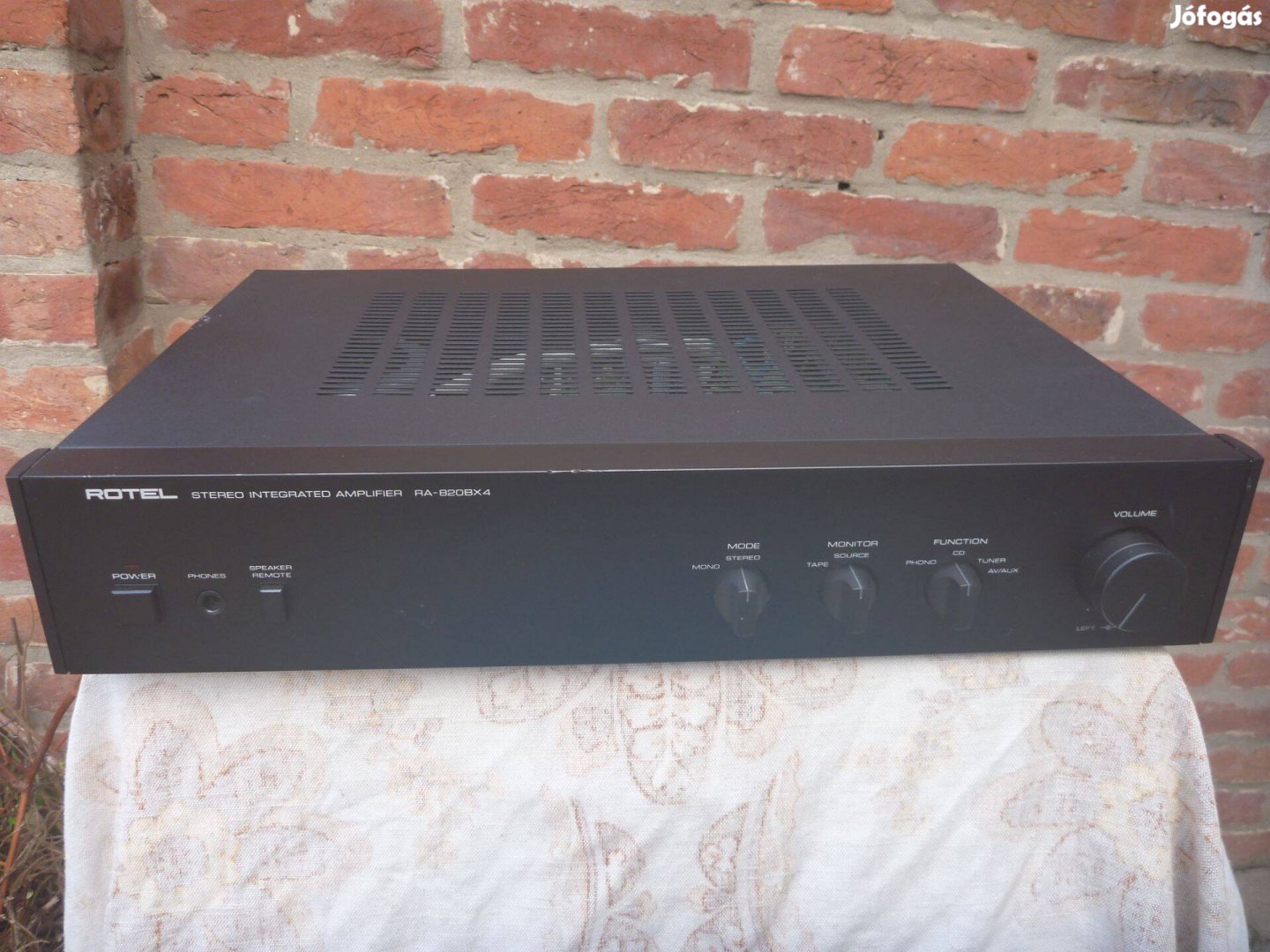Rotel RA-820 BX4 torroidos erősítő