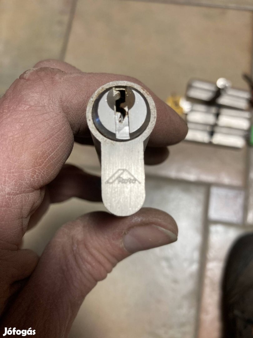 Roto Zárbetétek eladók