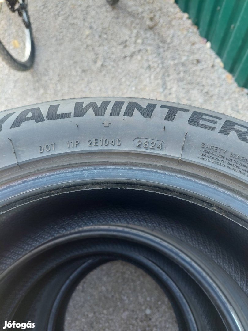 Royal Black 225/50 r17