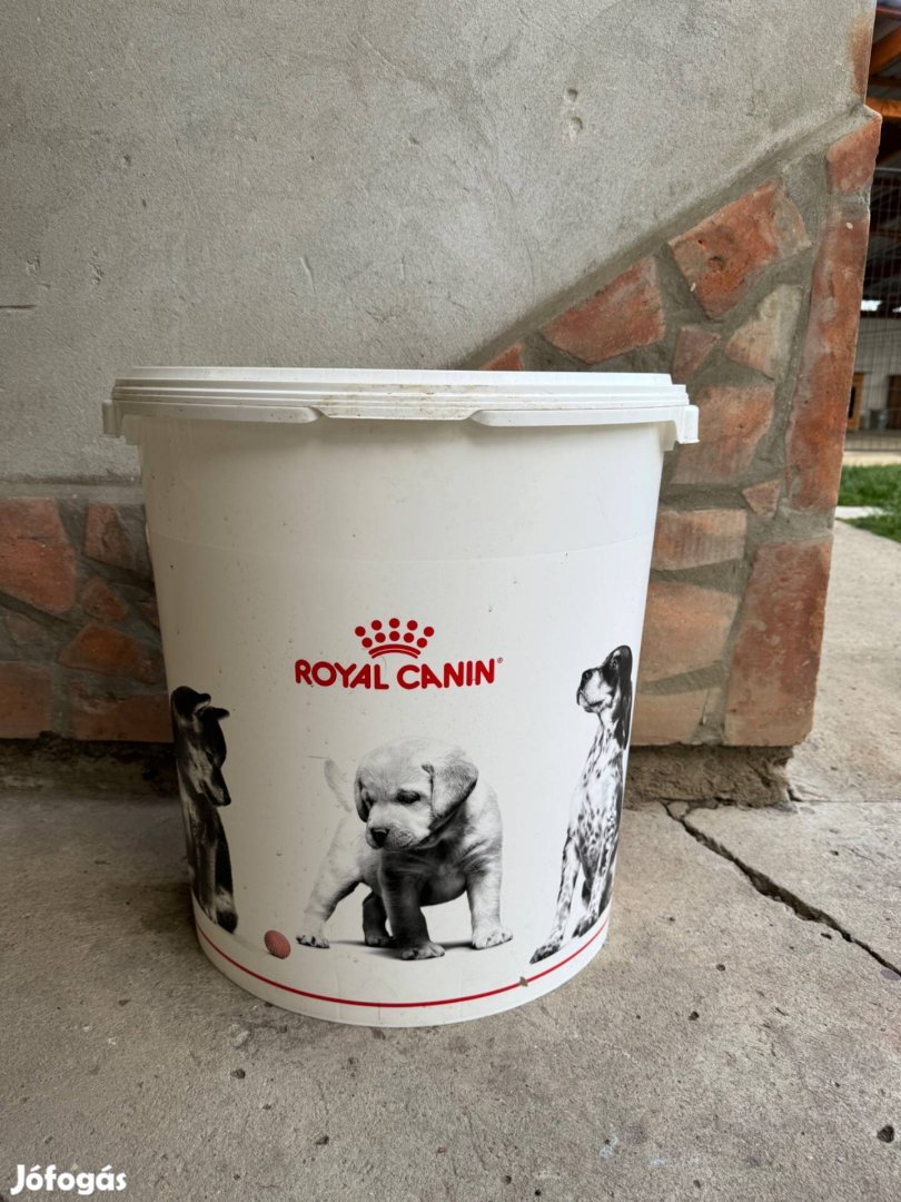 Royal Canin táptartó