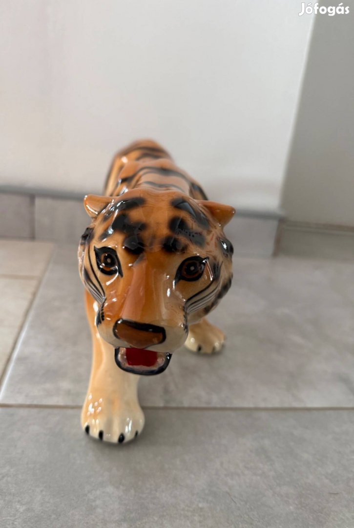 Royal Dux porcelán tigris