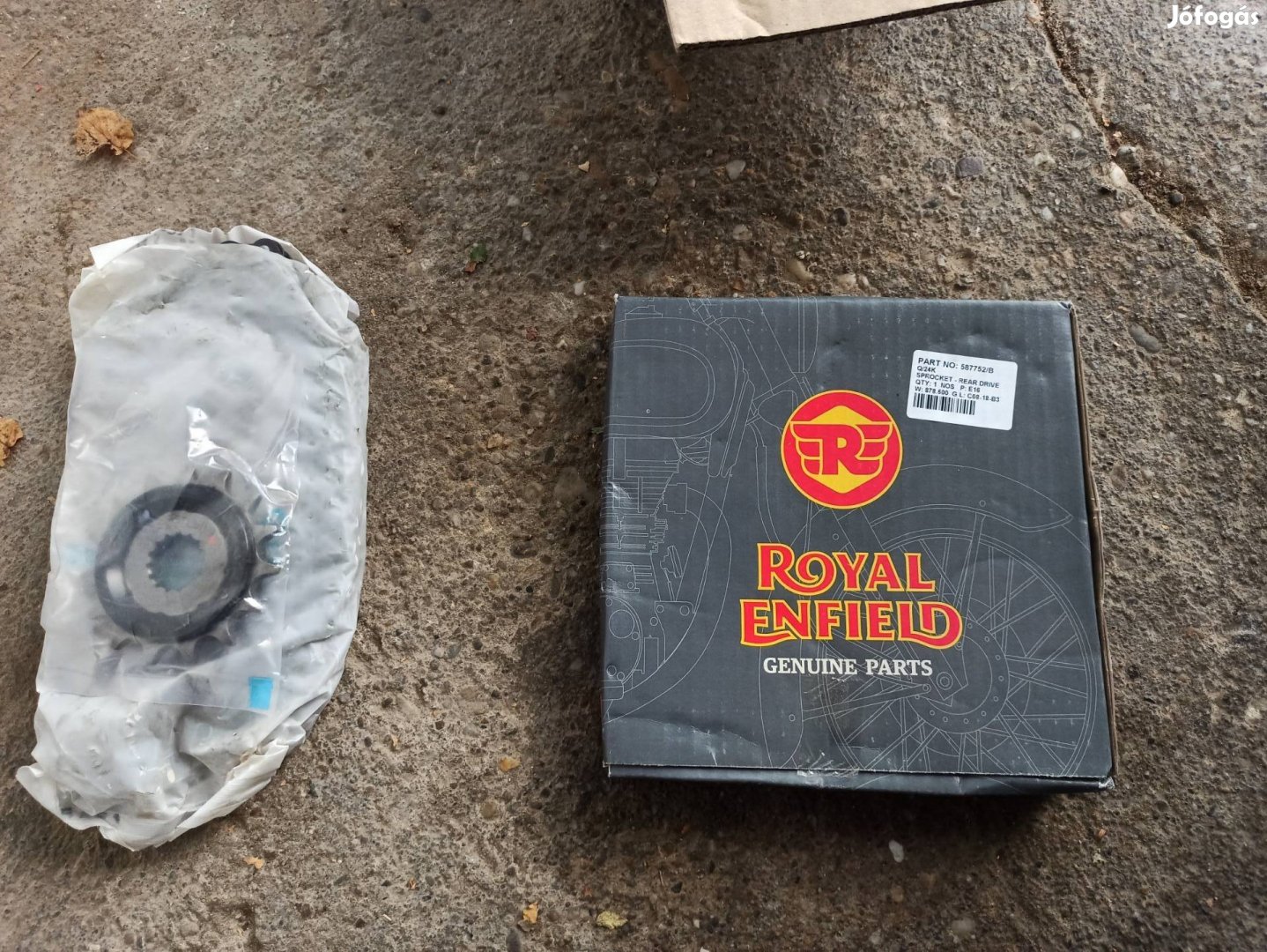 Royal Enfield Scram 411 lánc szett 