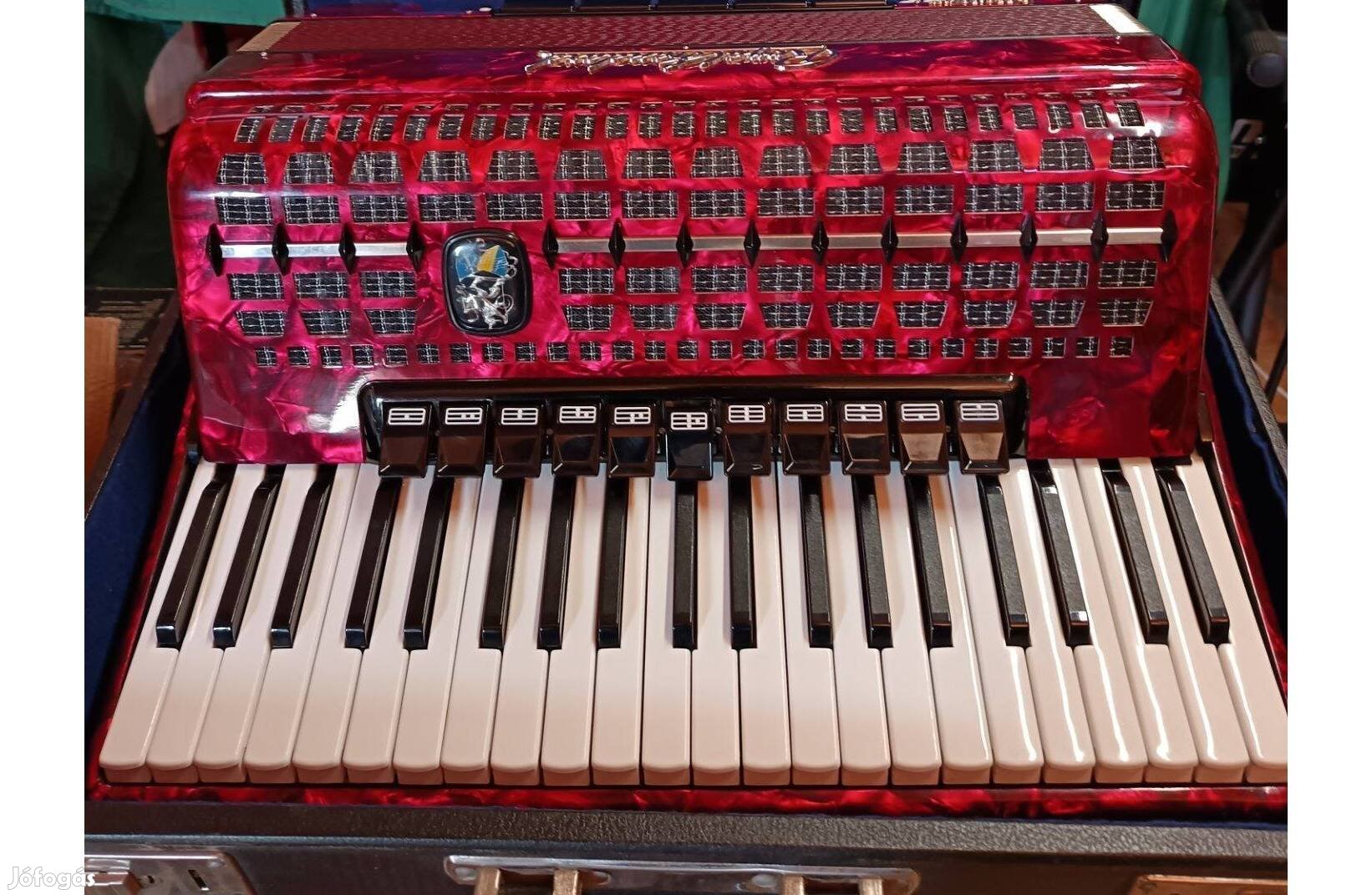 Royal Standard Meteor 120 basszusos harmónika