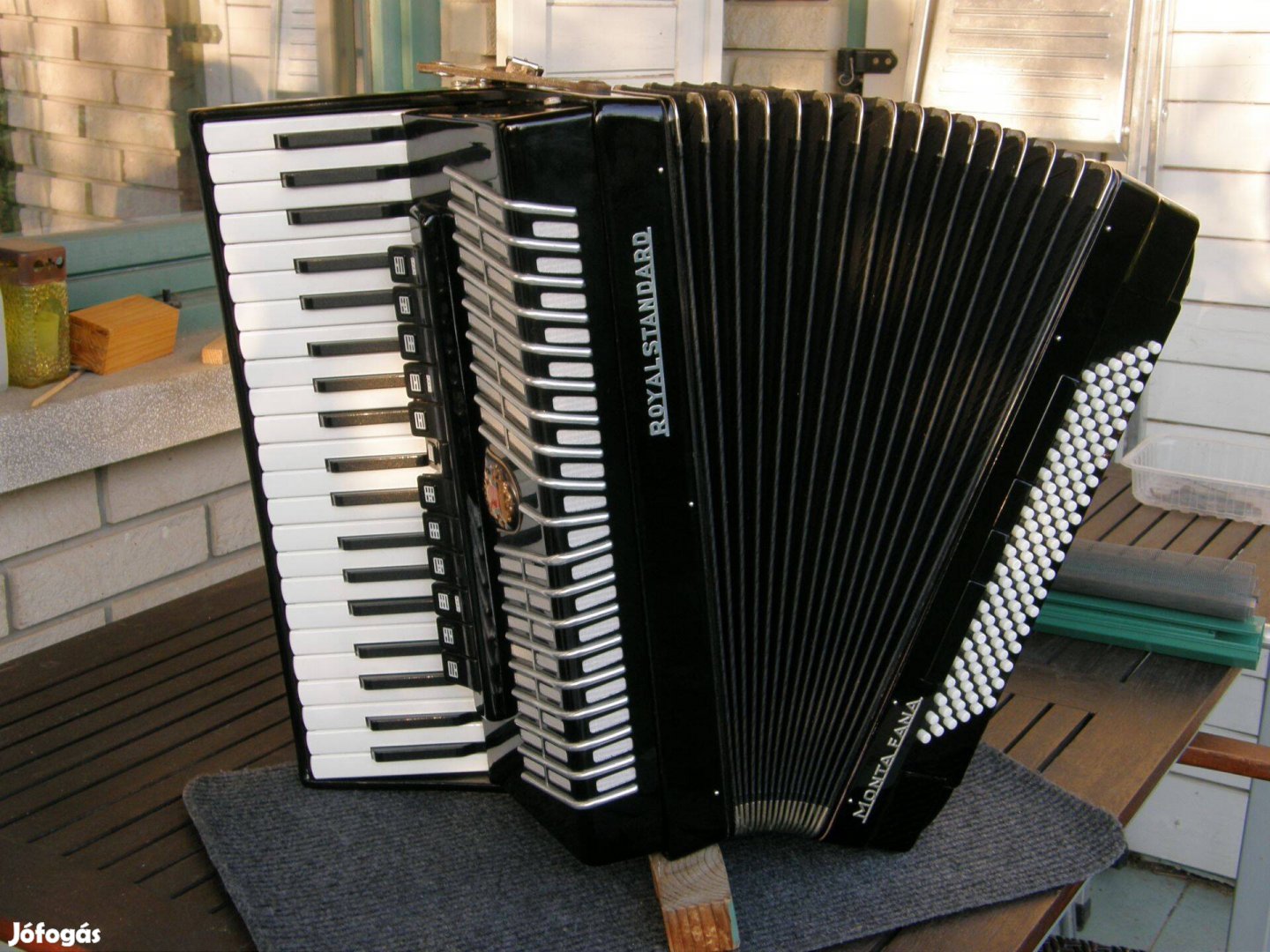 Royal Standard Montafana 120 b. cassotto-s harmonika tangóharmonika