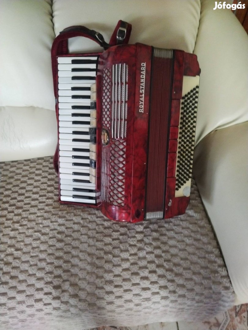 Royal Standard Montana 120 basszusos tangoharmonika harmonika 