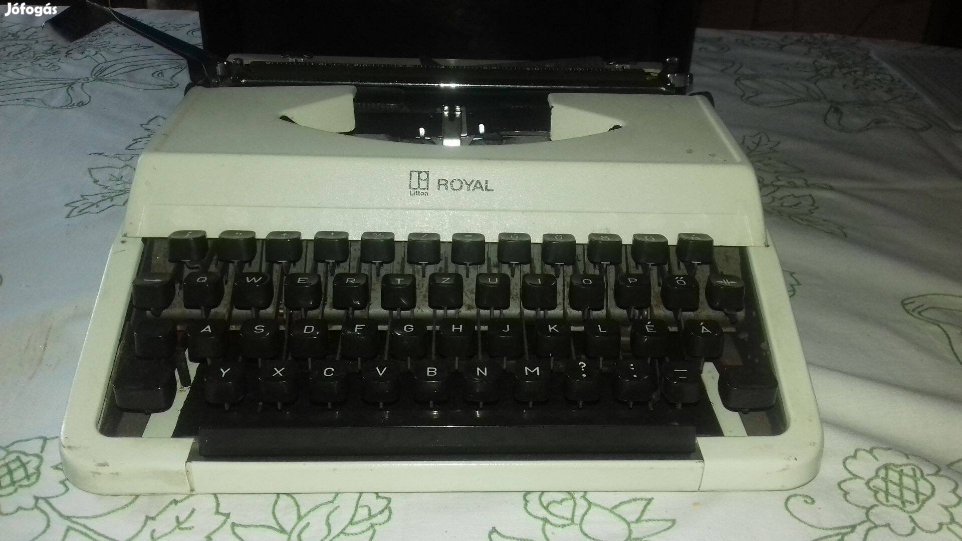 Royal régi írógép