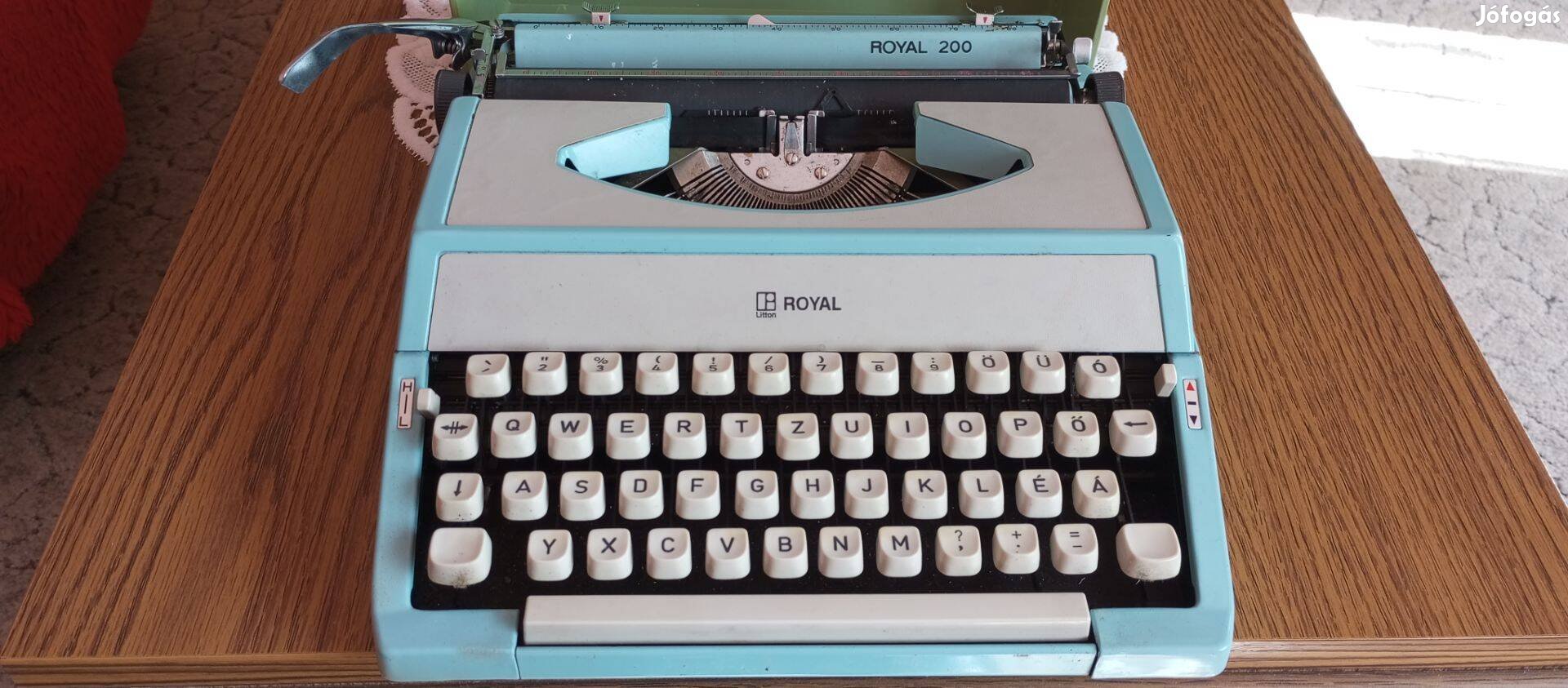 Royal táskaírógép az 1970 - es évekből