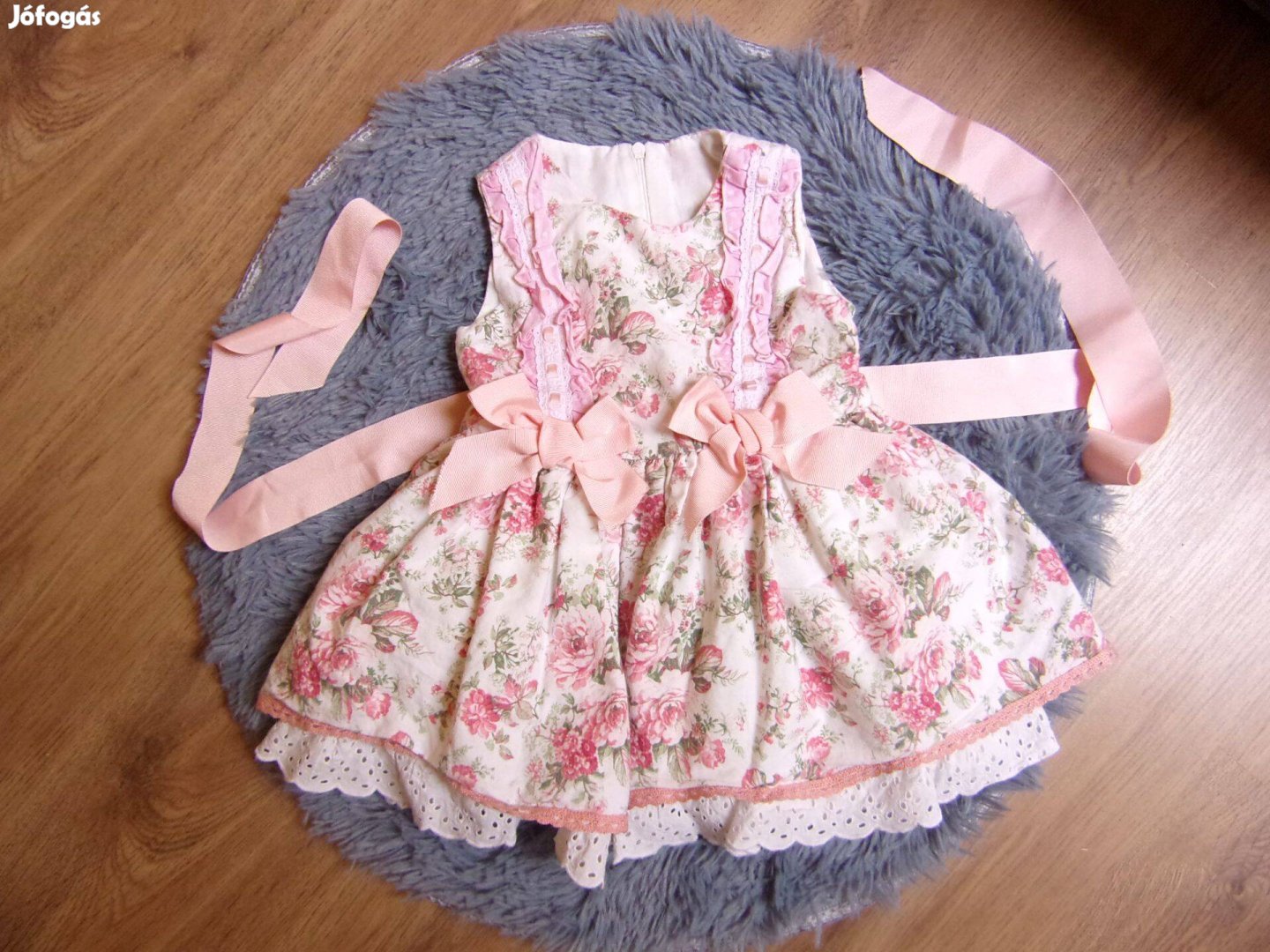 Rózsa mintás ruha 2-3 éveseknek