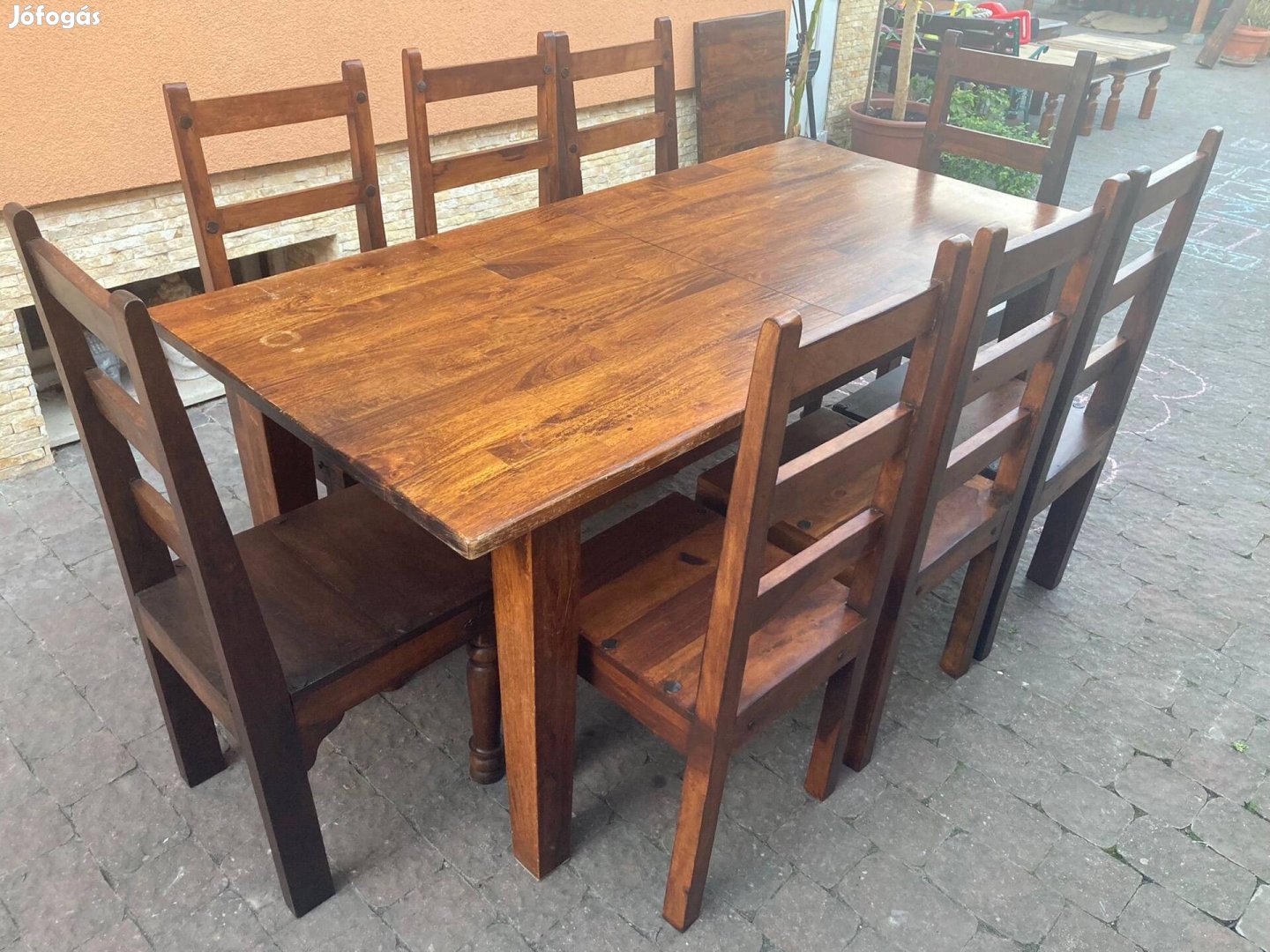 Rózsafa bővíthető asztal 8 db székkel eladó 