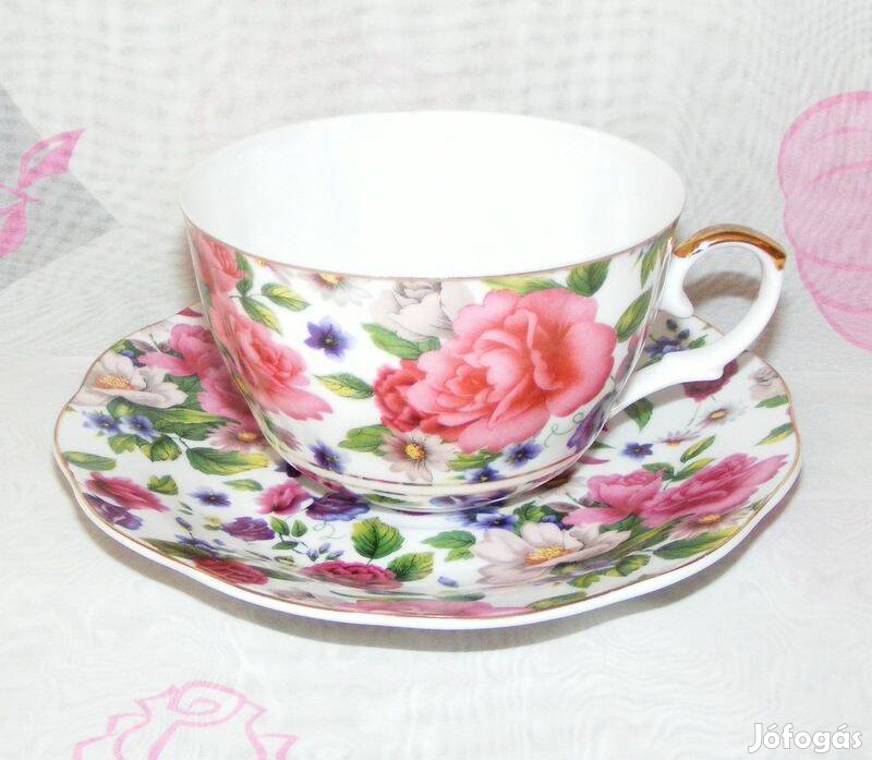 Rózsás virágos porcelán csésze alátéttel