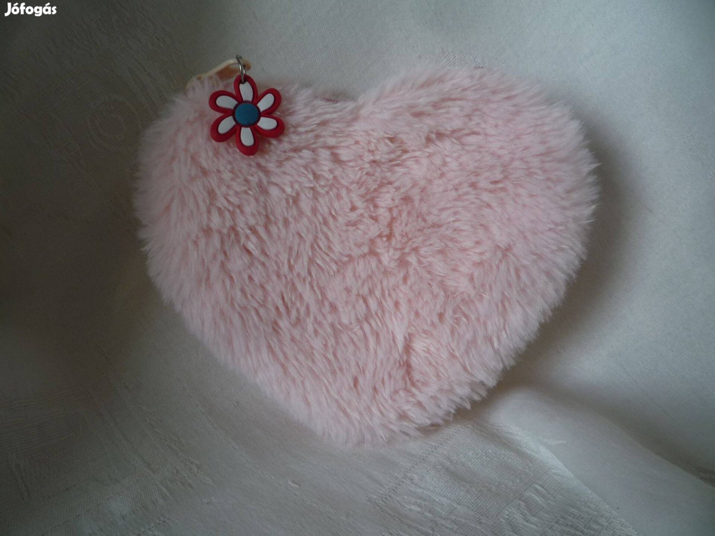 Rózsaszín bolyhos szív alakú neszeszer,pipere kis táska,pénztárca