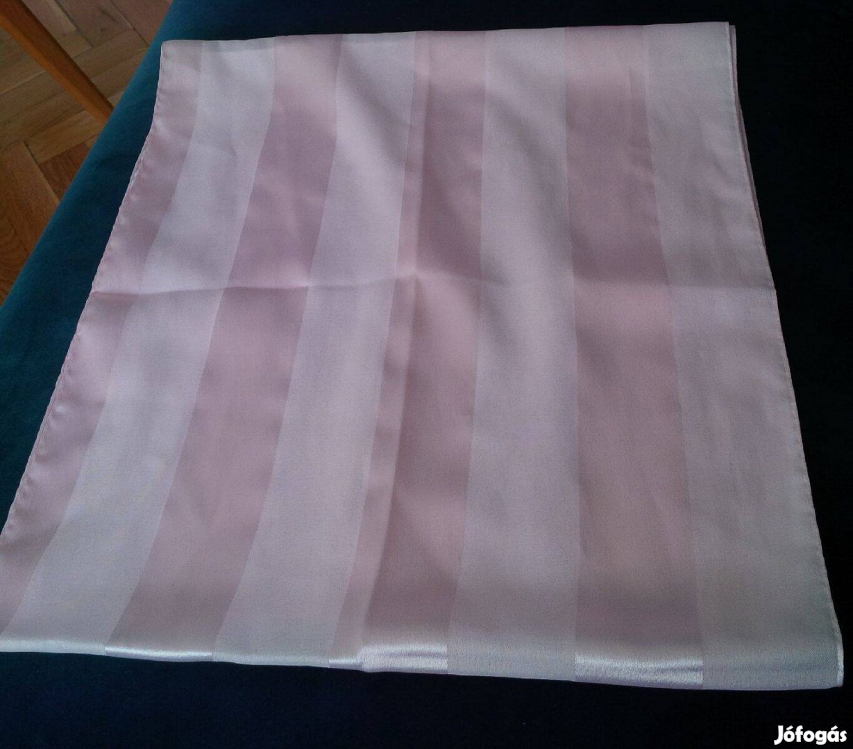 Rózsaszín csíkos kendő sál, 160 x 35 cm, finom anyaga van