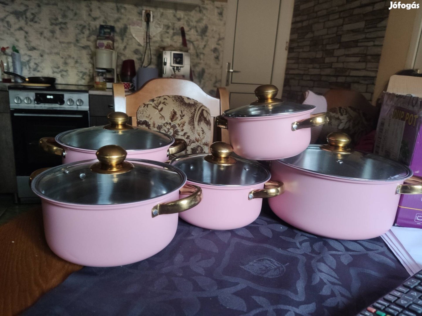 Rózsaszín edénykészlet 
