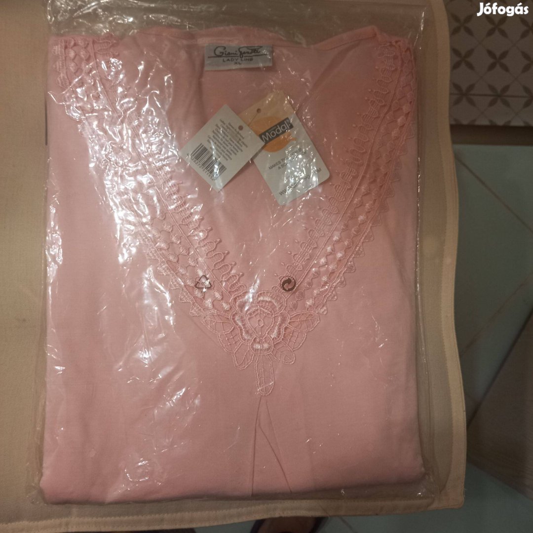 Rózsaszín elől hímzett, csipkés XL hálóing