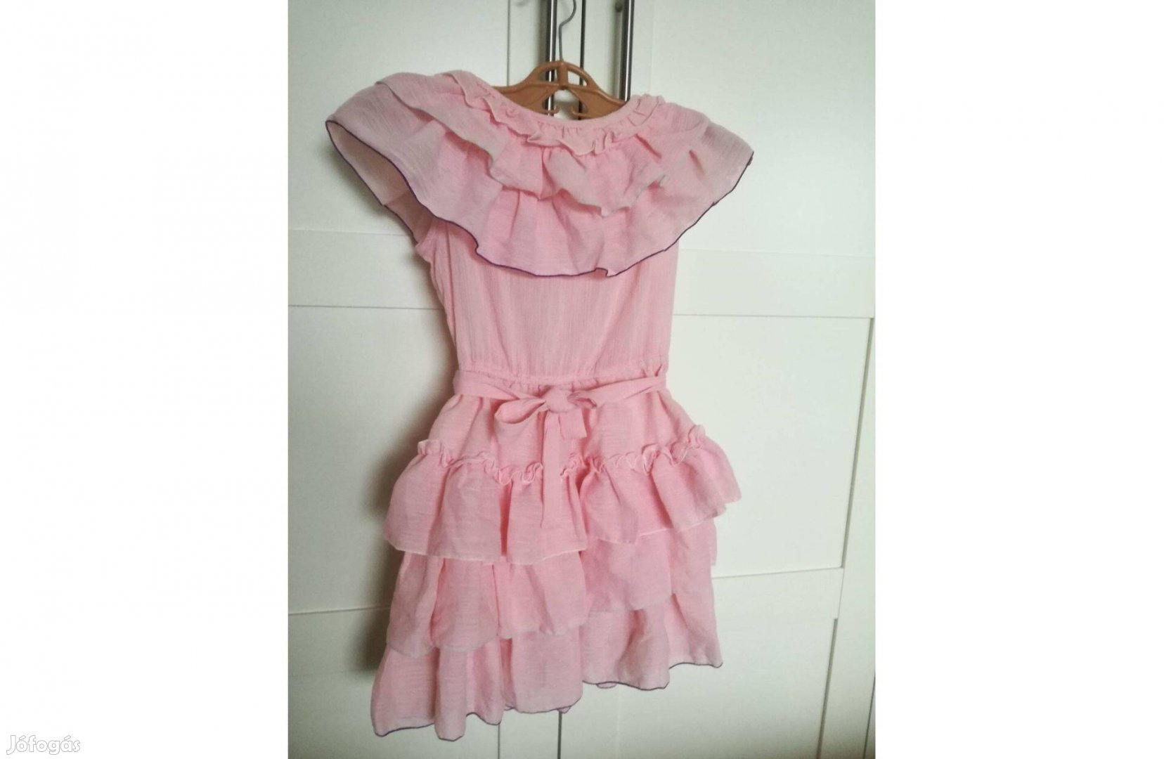 Rózsaszín fodros lányka ruha