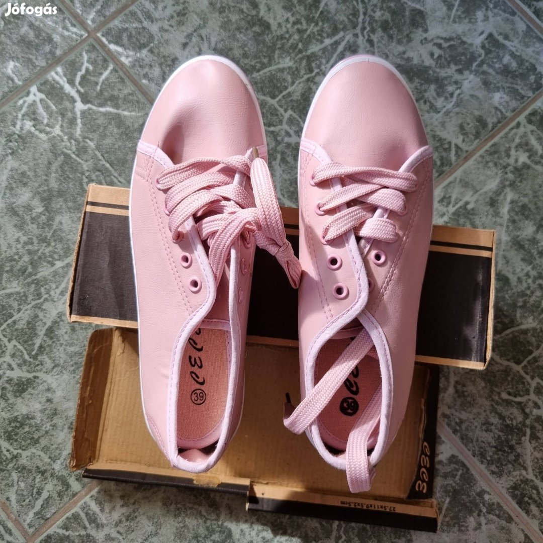 Rózsaszín fűzős cipő