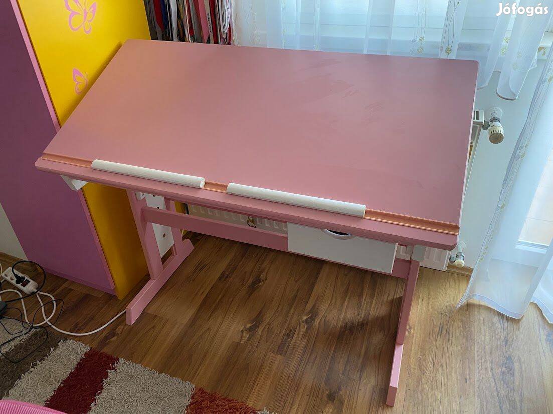 Rozsaszín gyerekíróasztal