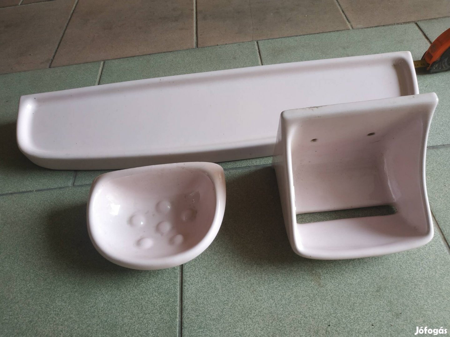 Rózsaszín kiegészítők a fűrdőszobába, polc, szappantartó, wc p.tartó, 
