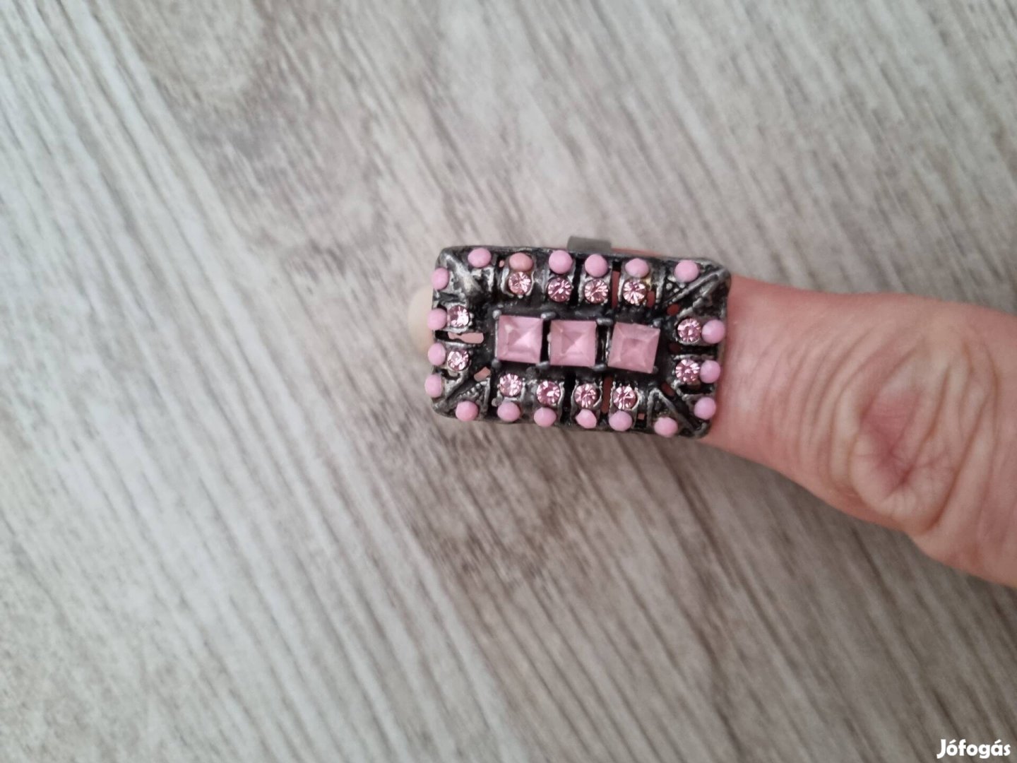 Rózsaszín köves álitható méretű gyűrű