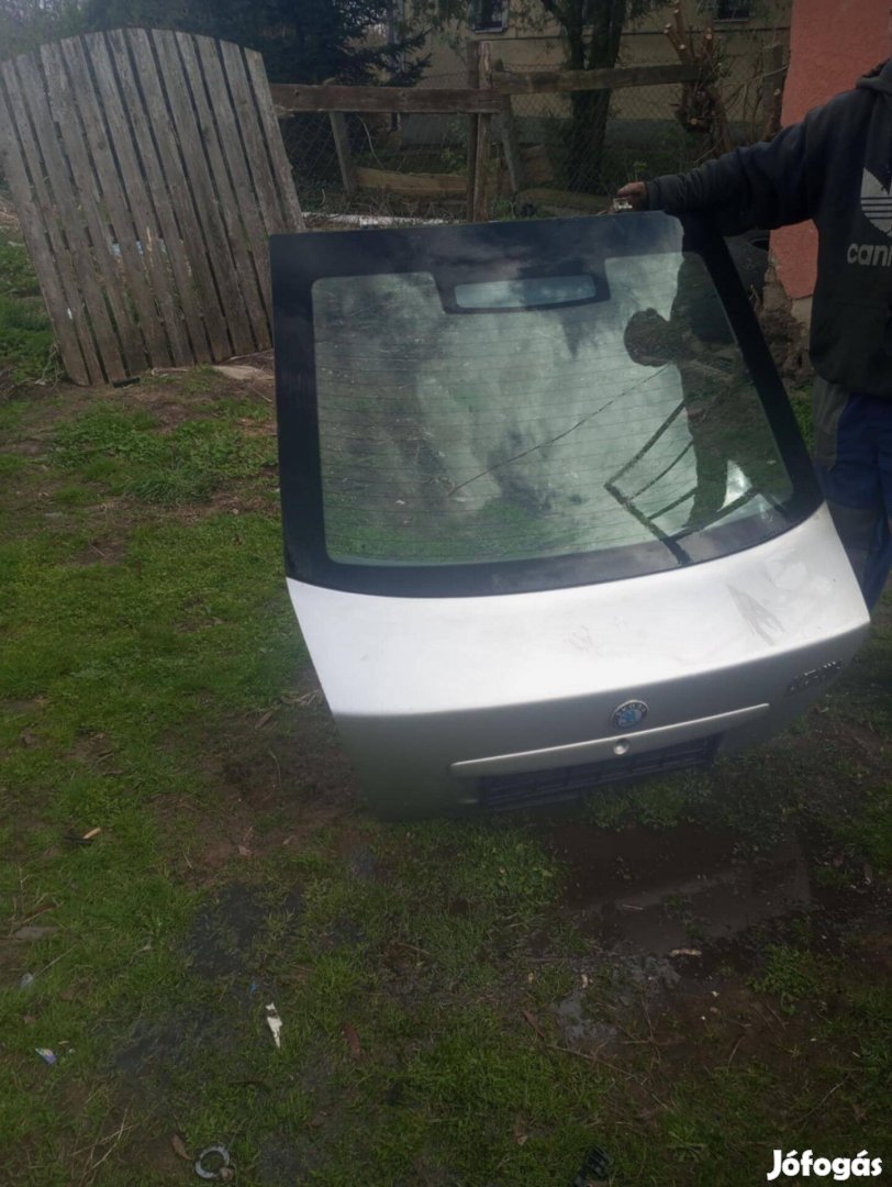 Rozsdamentes Skoda Octavia Csomagtérajtó (Postázom is)