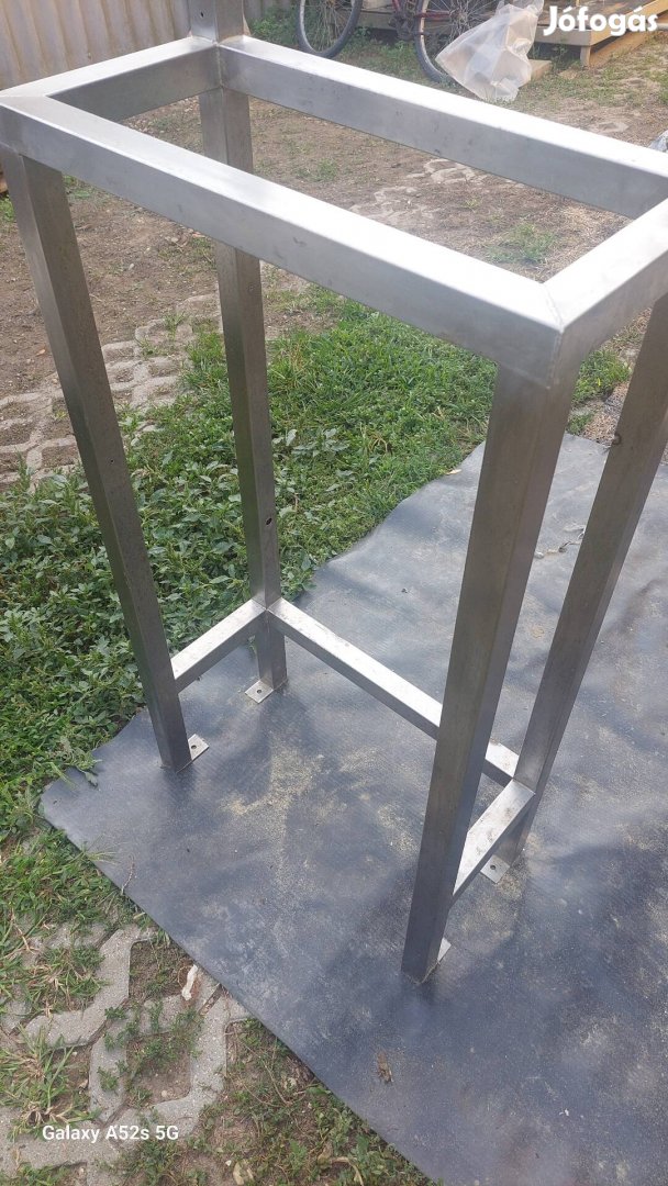 Rozsdamentes acél keret