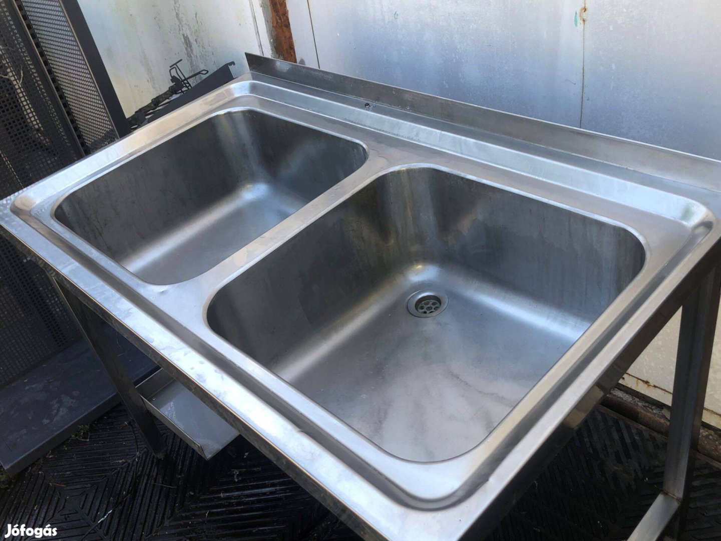 Rozsdamentes duplamedencés mosogató, jó állapotban, eladó