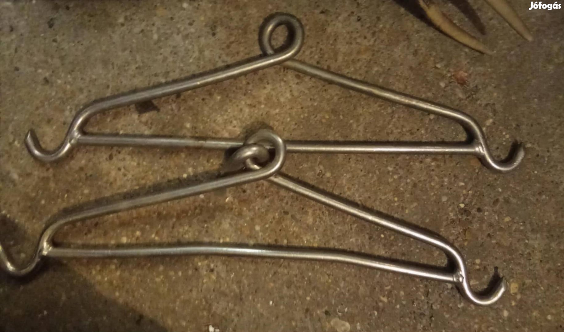 Rozsdamentes hentes vállfa