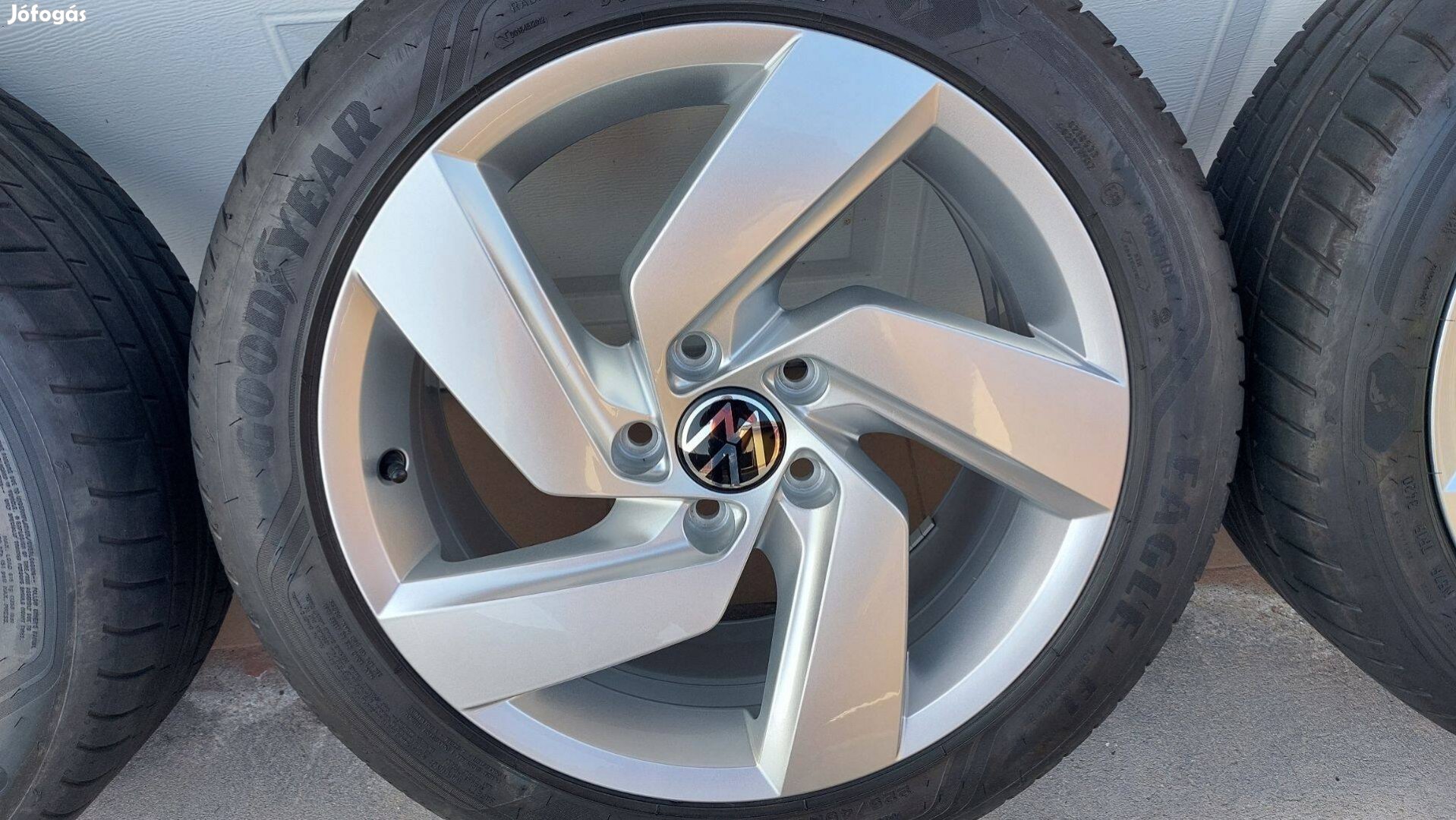 Rrr Gyári 17" VW Golf VIII. /Richmond/ alufelni nyári gumi