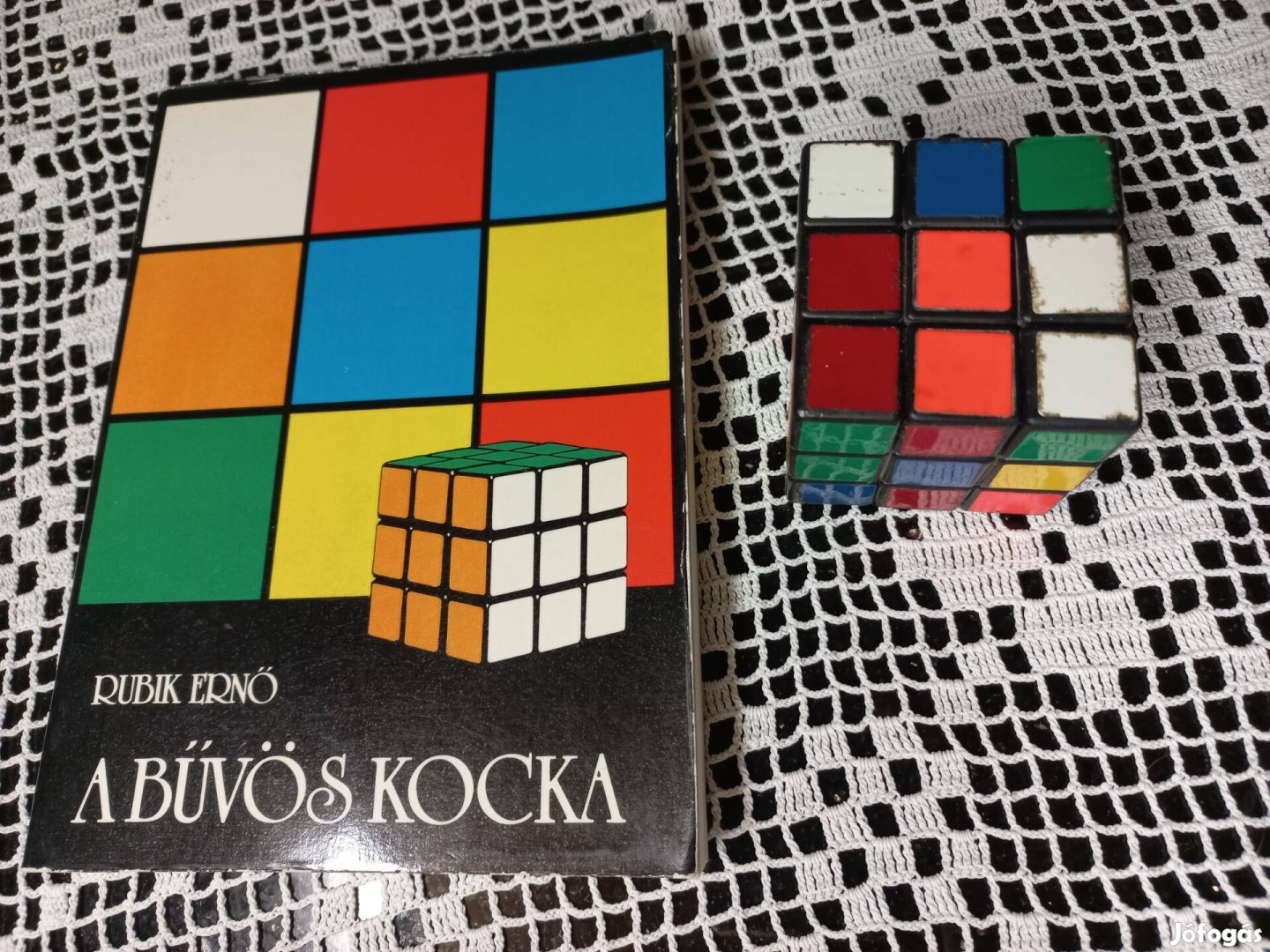 Rubik Ernő: A bűvös kocka könyv és eredeti kocka