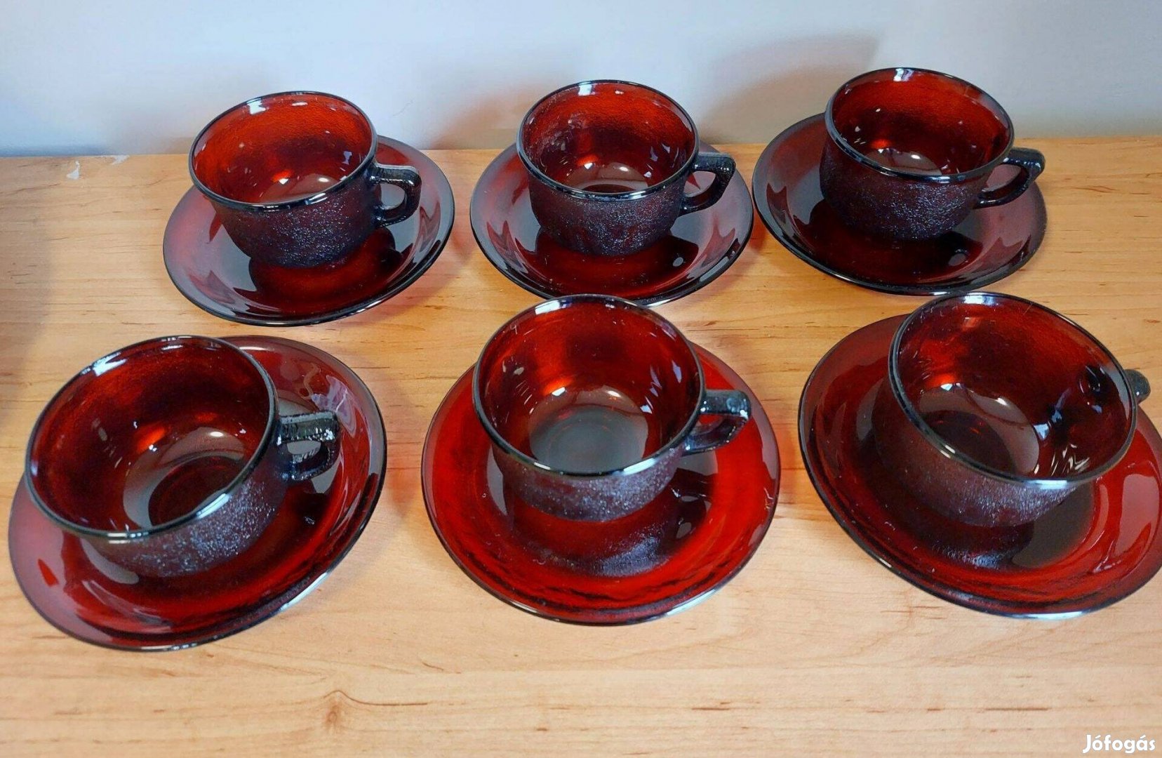 Rubinvörös , edzett -hőálló üvegből készült teás készlet