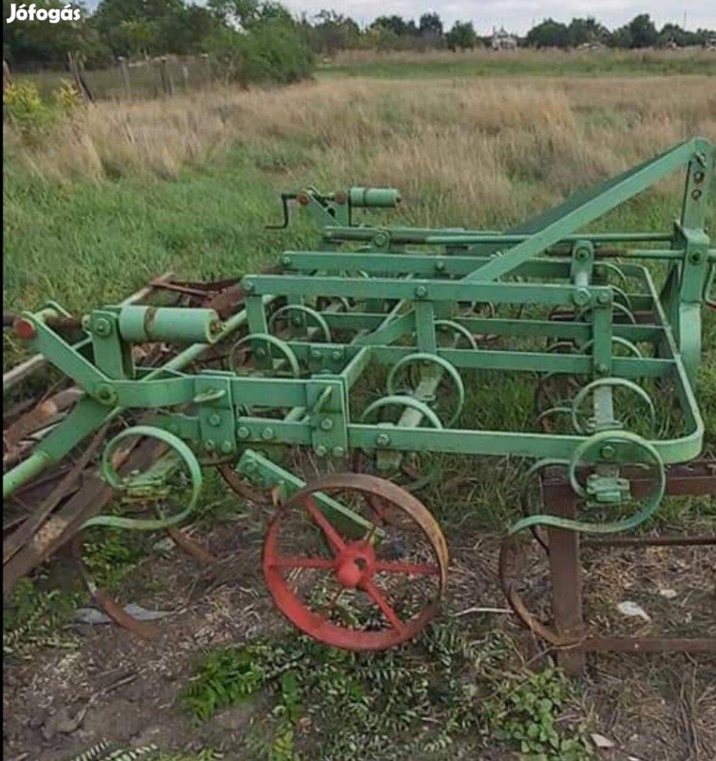 Rugóskapás kombinátor